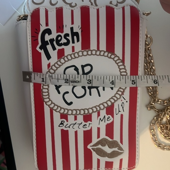 NWT Popcorn Bucket crossbody bag - Picture 6 of 8